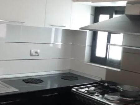 Jepet me qera apartamenti 2+1 Rruga gjon mili , rruga siri kodra  Cmimi: 400 mije leke 