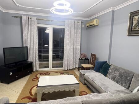 Jepet me qira apartament 1+1+ballkon Bulevardi i Ri