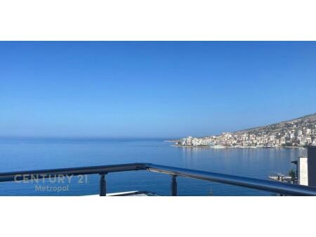 Shitet apartament me pamje nga deti në Sarandë