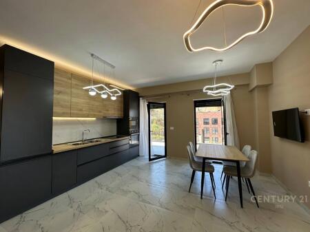 Apartament me Verandë (160m²) në Rezidencën Kodra e Diellit 2