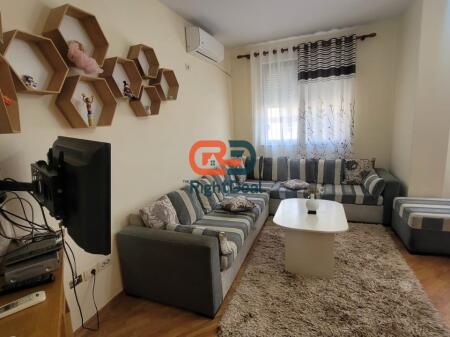 Ne Fresk, Shitet Apartament 1+1 Me Hapesira Te Bollshme !!!