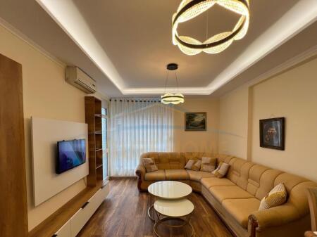 SHITET APARTAMENT 1+1 PAZARI I RI