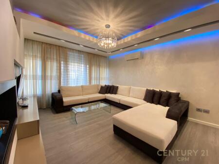 APARTAMENT 2+1 PER QIRA NE BLLOK!
