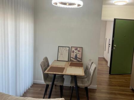 Apartament me Qira 1+1 📍 Tek Shkolla e Kuqe, Tiranë