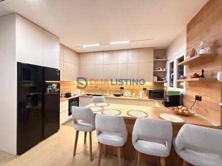 Shesim Apartament 2+1+2 rruga e Dibres prane Shkolles se Bashkuar!