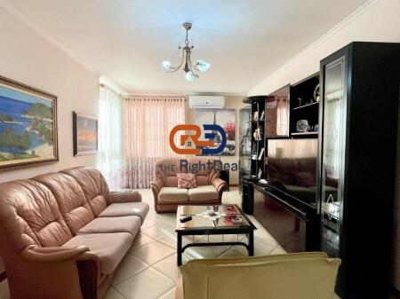 Tek Komuna e Parisit, Shitet Apartament 3+1+2 Ideal Per Banim!!!