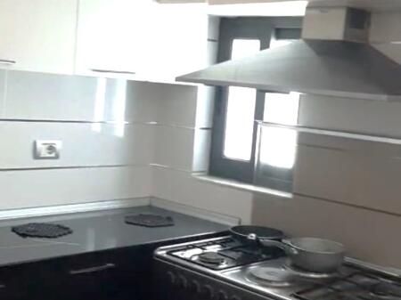 🏠Ne zonen e Siri Kodres,Rr.Gjon Mili jepet me qera kati i II-te i nje vile,1+1,i mobiluar 40,000Leke