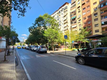 Ufficio in Affitto - Sup. 90 m² 📍(Comune di Parigi - Al Parco giochi dove si trova Sophie Caffe) Piano 1, |  900€ Netto/Mese