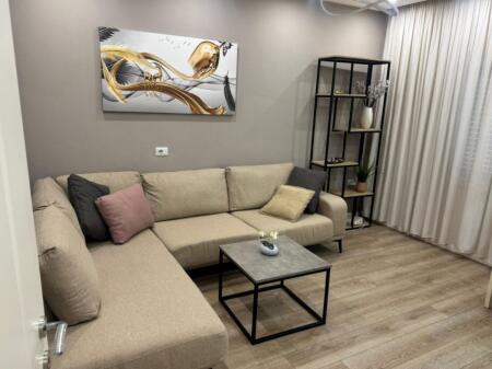 super apartament me qira te ish restorant Durresi