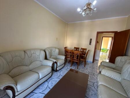 Apartament 2+1 me Qira Zjarrfiksja , Durrës !