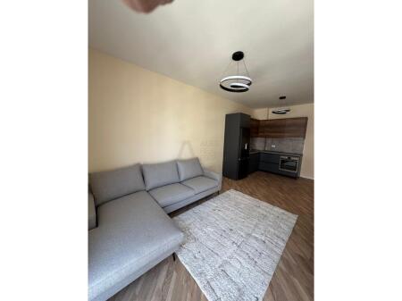 Apartament me Qira në Kompleksin "Univers City"