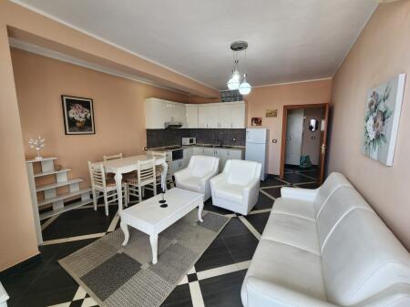 Jepet me qera super apartament 1+1 prane Stacionit Trrenit