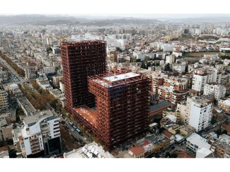 UNITÀ COMMERCIALE IN AFFITTO - TIRANA GARDEN BUILDING !