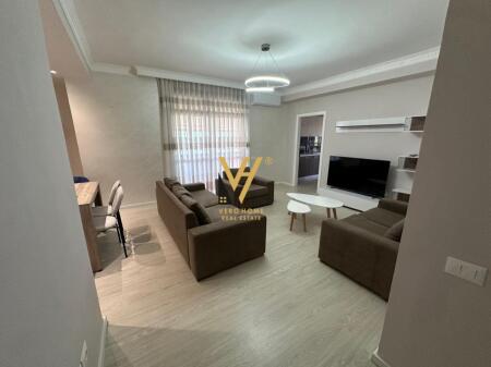 JEPET APARTAMENT 3+1+2+BLK ME QERA TE ISH EKSPOZITA 1.300 EURO