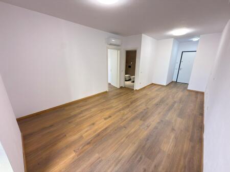 📢 Jepet me qira apartament 1+1 – Shkolla e Kuqe, vetëm 10 minuta nga Sheshi Skënderbej 💶 Çmimi: 550 €/muaj
