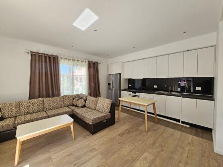 AFFITTASI CASA PRIVATA 2+1 NELLA ZONA DEL 5 MAGGIO.
