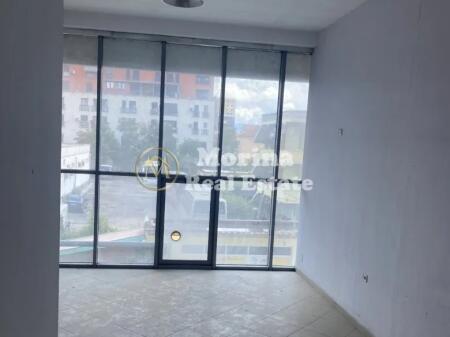 Qera, Ambient Biznesi, te Rruga Dritan Hoxha, 750 euro/muaj