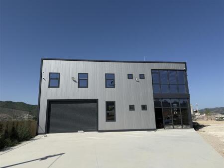 WAREHOUSE FOR SALE 3600 M2 VAQARR 1,550,000 EURO