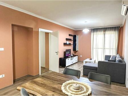 APARTAMENT 2+1 ME QIRA - GARDA, ISH BLLOKU