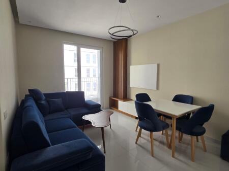 Universt city, apartament 1+1 me post parkimi 450 euro