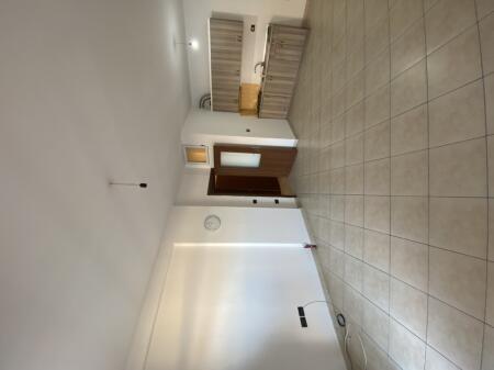 APARTAMENT 1+1 PER SHITJE NE ASTIR