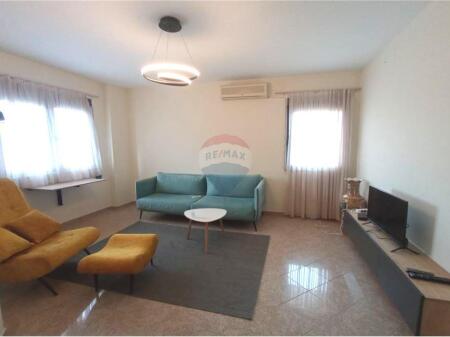 Apartament+Parkim - Për Qira - Qender