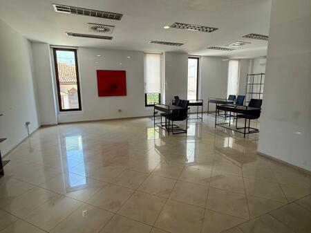 ZYRE ME QERA 66 M2 QENDER 1000 EURO