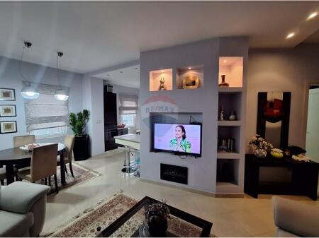 Jepet me qera apartament 2+1 perballe Kishes Ortodokse ne Don Bosko.