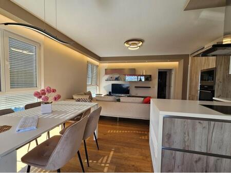 Apartament 3+1+2 ne shitje te Kompleksi Kontakt!