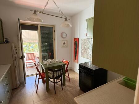 Appartamento 1+1 in affitto + zona cucina separata + Balcone presso Bar Sanremo a Myslym Shyr.