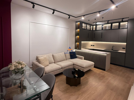 SHITET APARTAMENT 2+1+BALLKON " UNIVERSITETI UET, PORCELAN" 250.000 EURO (PARKIM I PERFSHIRE).