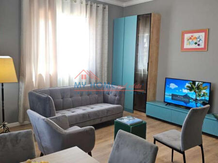 Apartament 1+1 me Qira Pazari i Ri Tirane