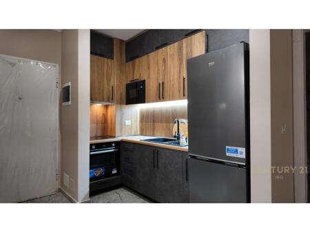 APARTAMENT 1+1 ME QIRA – PRANË SHKOLLËS SË KUQE