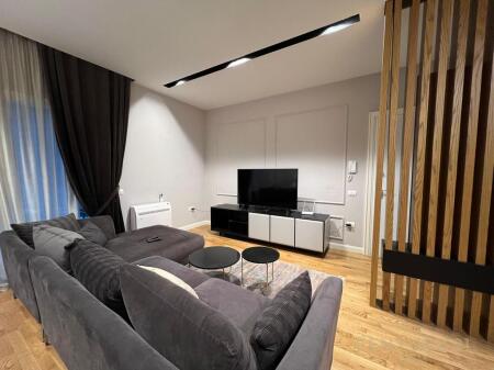 Apartament 1+1 per Qira tek Kopshti Botanik! 700 € /Muaj