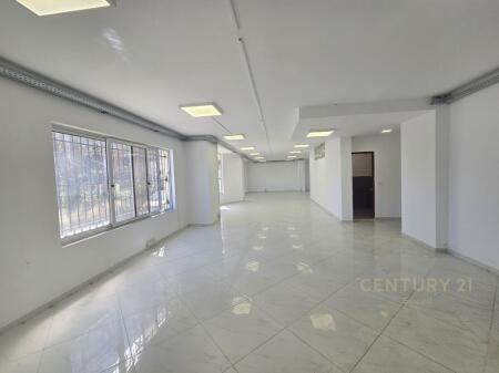 Ambient Komercial me Qira – Liqeni i Tiranës