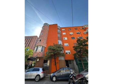 PRANE RRUGES SE KOSOVAREVE JAPIM ME QIRA APARTAMENT 2+1+2 !!!