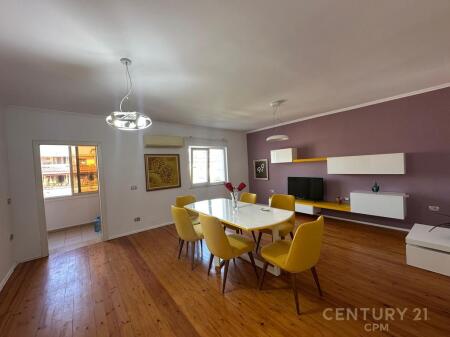 JAPIM ME QIRA APARTAMENT 2+1+2 PRANE RRUGES SE KOSOVAREVE