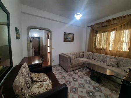 🏢Ne zonen e Siri Kodres,Rruga Gjon Mili ,jepet me qera apartament 1+1,i mobiluar. 45,000Leke
