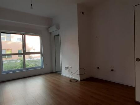 🏡 Monolocale in affitto  📍Indirizzo: Complesso Kaimi Ali Demi  💶 Prezzo: 250 mila Leke al mese