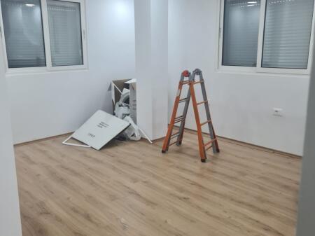 🔥Shitet Apartament 2+1 me Ballkon – Pranë Stadiumit Dinamo & Rrugës së Kosovareve 📍