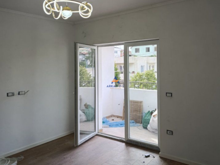 SHITEN 2 APARTAMENTE 1+1+1 BALLKON SECILI "PRANE SHKOLLES 26 NENTORI TIRANA E RE" 222.000 EURO.