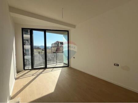 Apartament 1+1 Ne Shitje Te Mine Peza!