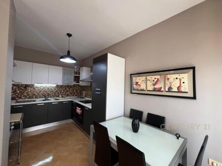 Apartament 2+1+2 per qira , prane Hipotekes