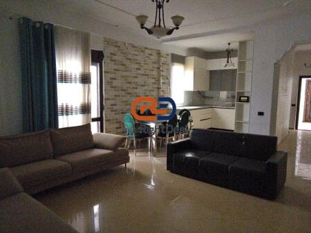 Ne Laprake, Prane Kupoles, Shitet Apartament 4+1+2 I Pershtatshem Per Investim !