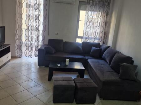 Affittasi appartamento 2+1+2 dietro Globe, Via Stavri Themeli