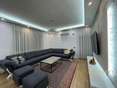 JEPET ME QIRA APARTAMENT 2+1+2 ME POST PARKIMI NE SELITE