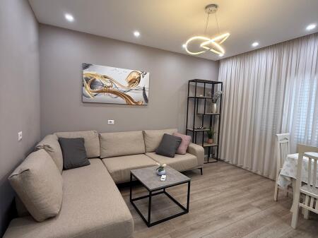 🏠AFFITTASI Appartamento 1+1 📍Via Ferit Xhajko 🛋️Arredamento moderno  💶 Prezzo: 600€/mese