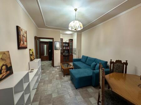 🏡 Appartamento 1+1 in affitto 📍 Vicino all'ex Esposizione 🛋️ Arredato 🏢 3° piano, palazzo con ascensore  💰 Prezzo: 50.000 lek/mese  📞 P