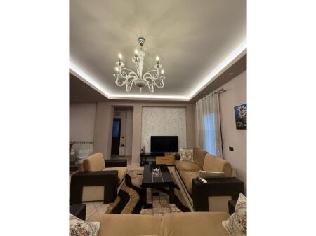 Appartamento 2+1+Posto Auto in Affitto a Kodra e Priftit, Tirana - 550€ | 120 m²