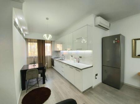 Appartamento moderno con 2 camere da letto vicino allo Zoo – 550 €/mese